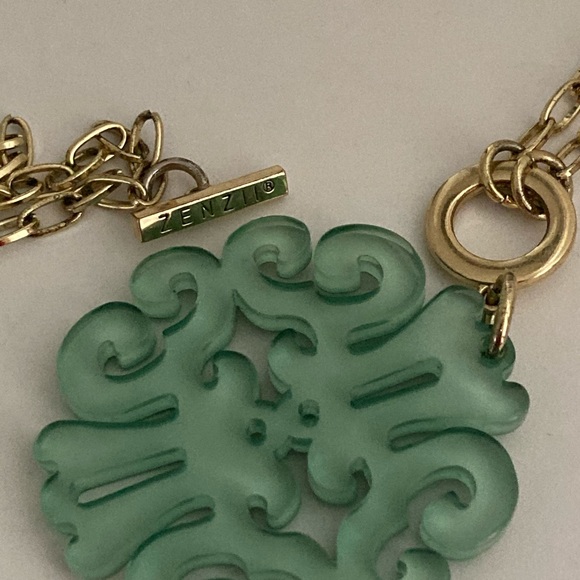 ZENZII Artfully Crafted Quality Statement Necklace - Picture 4 of 7